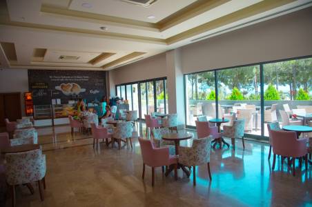 VENOSA BEACH RESORT AND SPA Bars